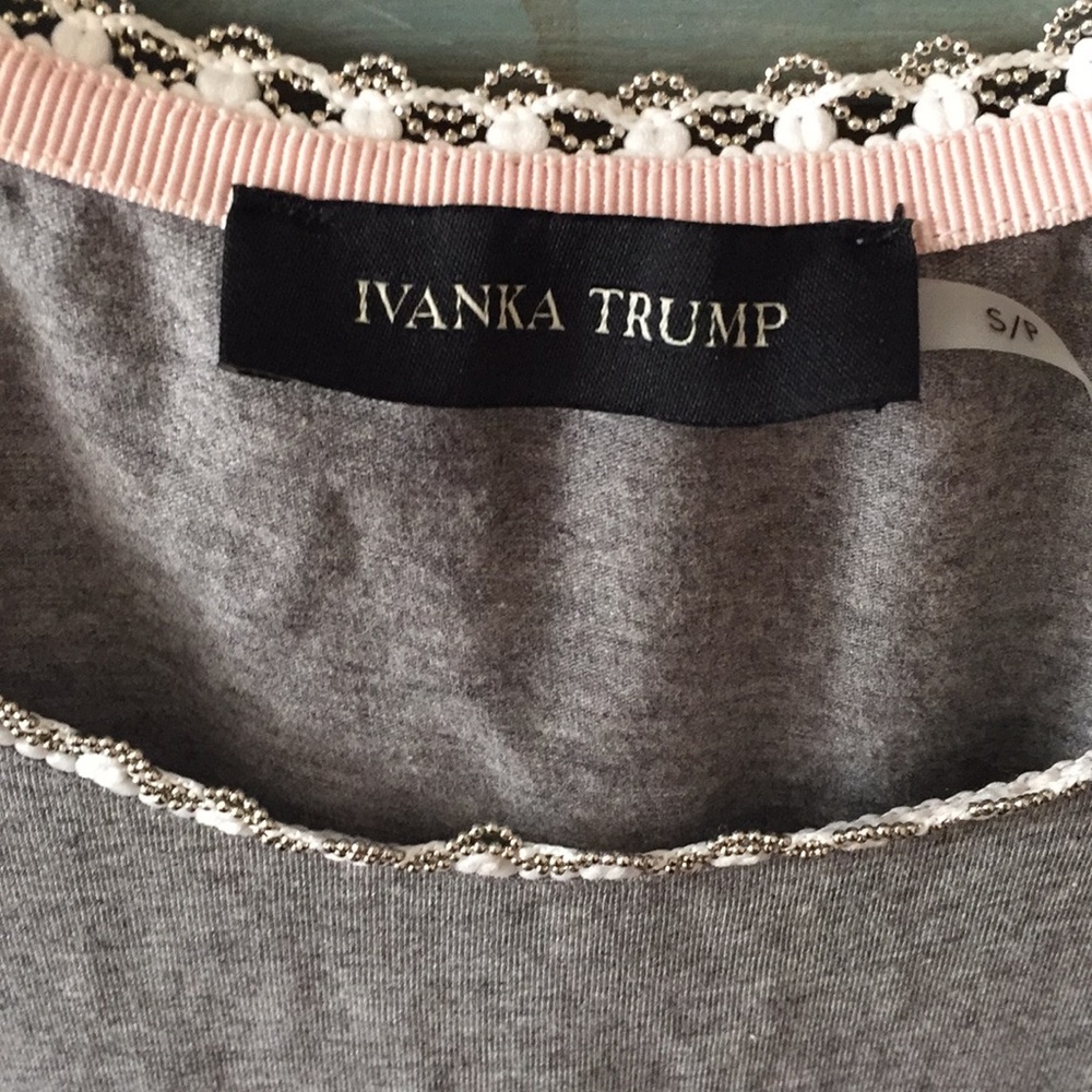 Ivanka Trump sz Sm grey top